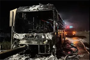 The scene of the fatal passenger bus fire in Dong Nai City (Photo: Dong Nai City Police)